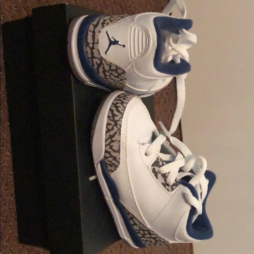 Almost new Jordan sneakers!